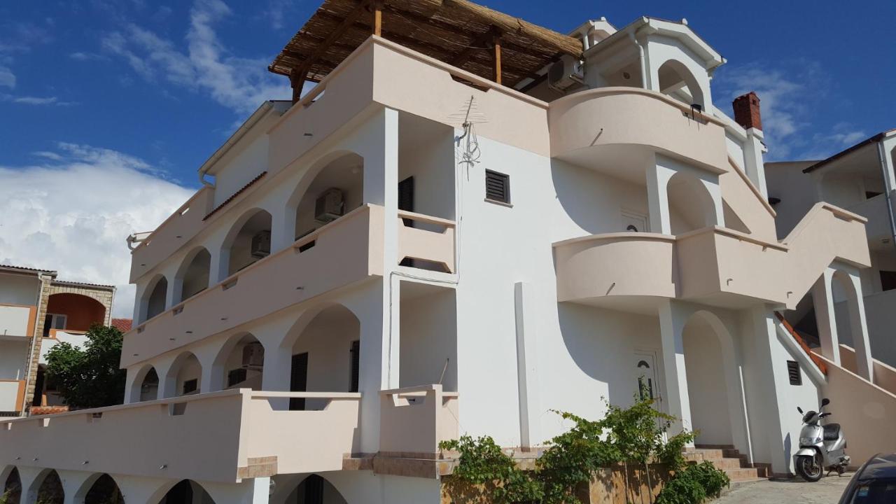 Apartments And Rooms With Parking Space Metajna, Pag - 4120 Exteriér fotografie