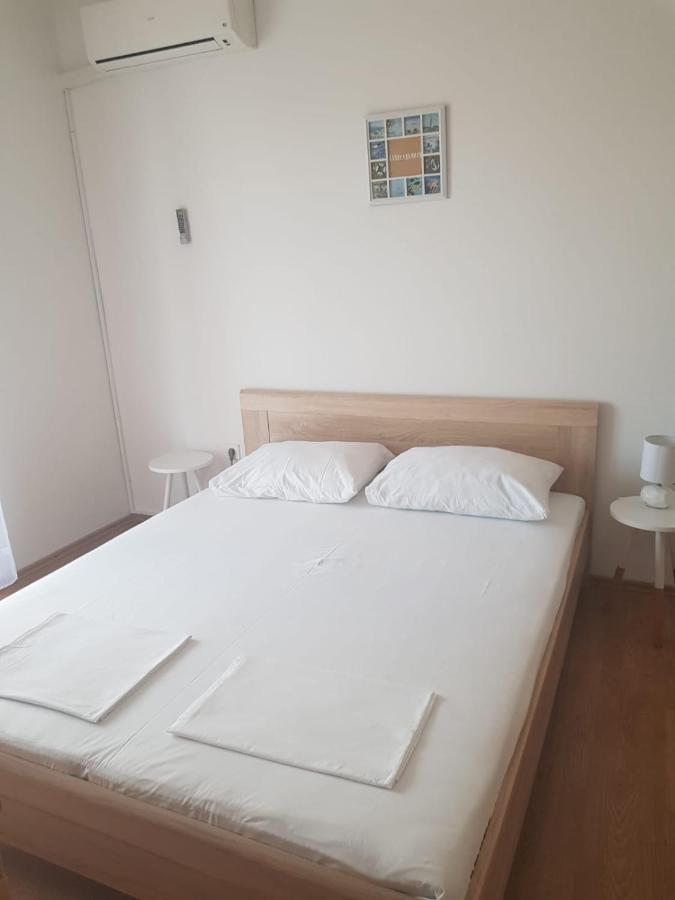Apartments And Rooms With Parking Space Metajna, Pag - 4120 Exteriér fotografie
