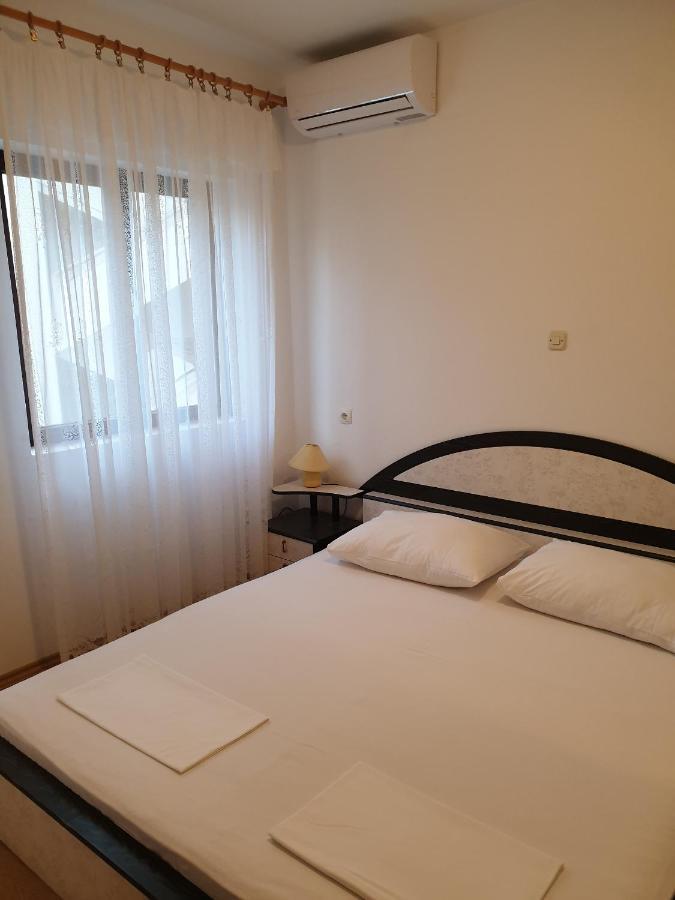 Apartments And Rooms With Parking Space Metajna, Pag - 4120 Exteriér fotografie